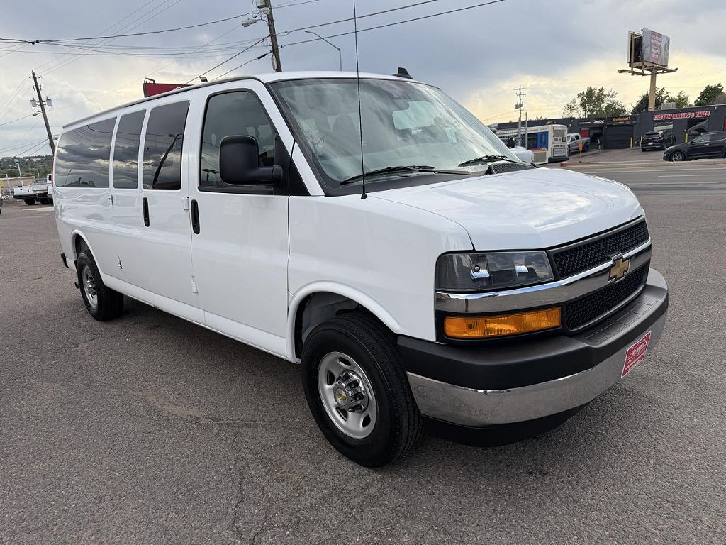 2025 Chevrolet Express LT 3500