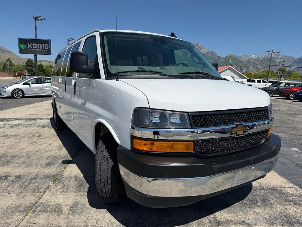 2025 Chevrolet Express LT 3500