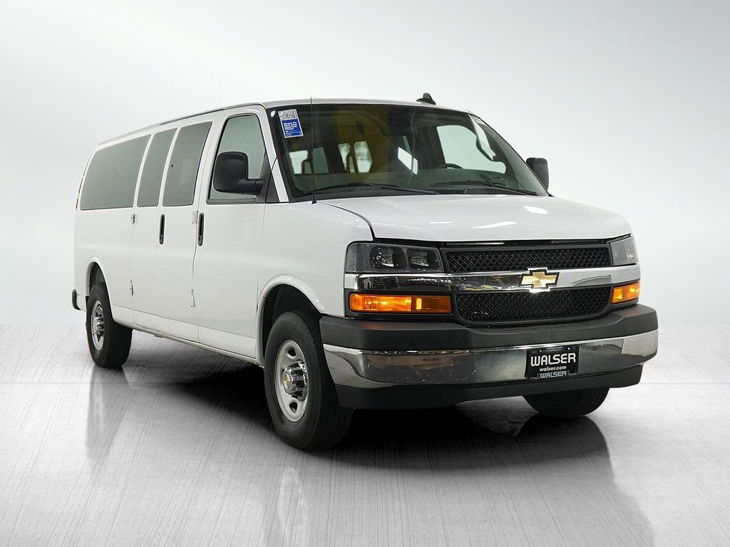 2025 Chevrolet Express LT 3500