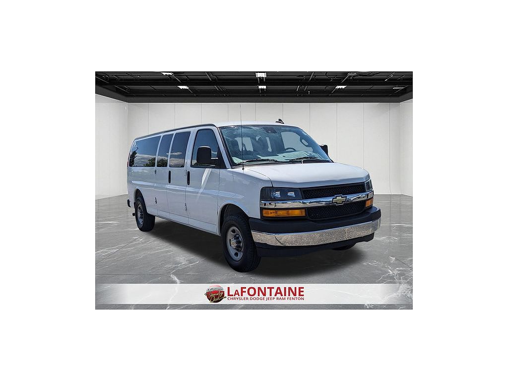 2025 Chevrolet Express Passenger RWD 3500 Extended Wheelbase LT
