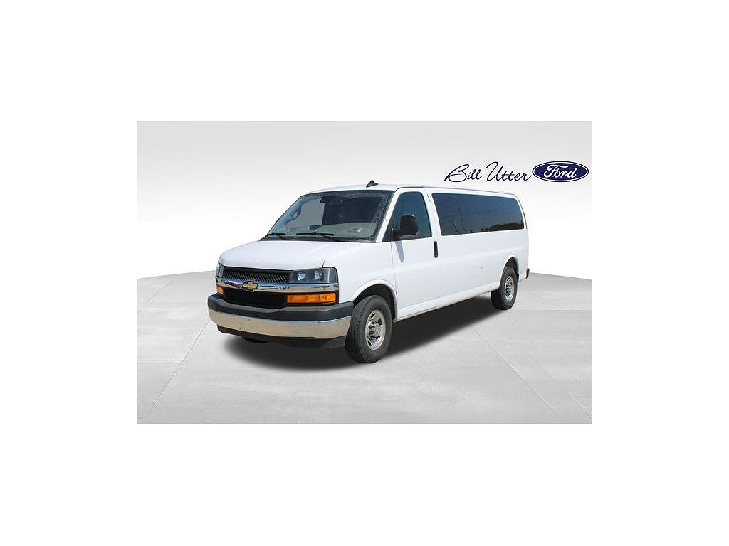 2025 Chevrolet Express LT 3500