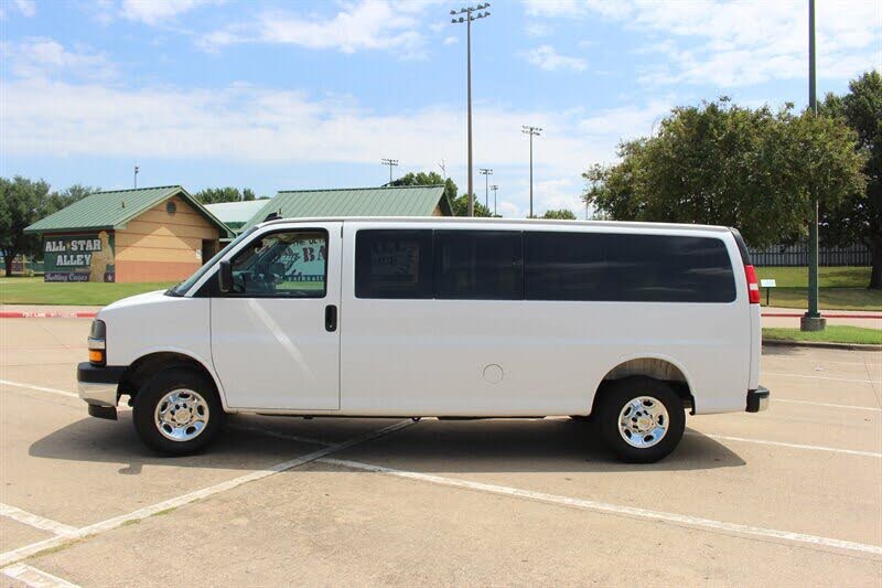 2025 Chevrolet Express LT 3500