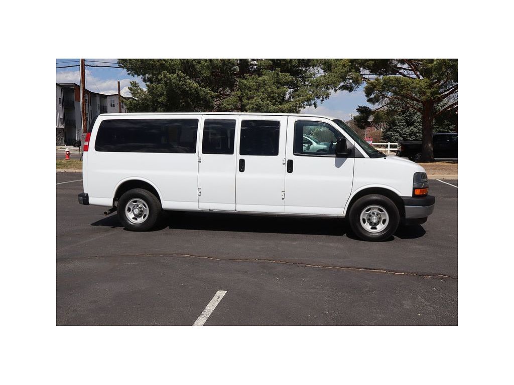 2017 Chevrolet Express LT 3500