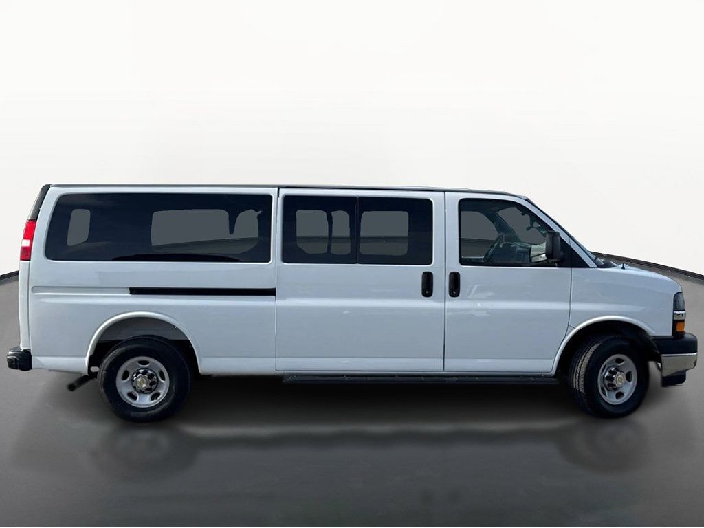 2025 Chevrolet Express LT 3500
