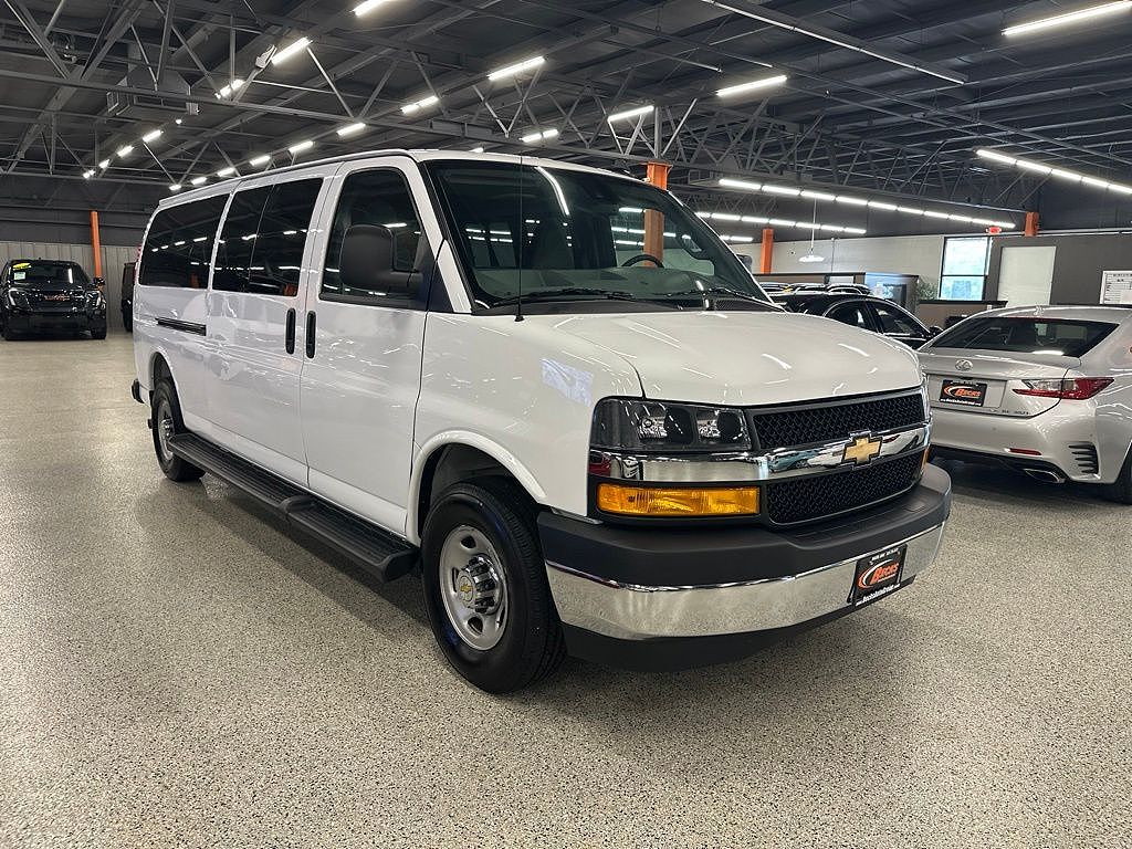2025 Chevrolet Express LT 3500