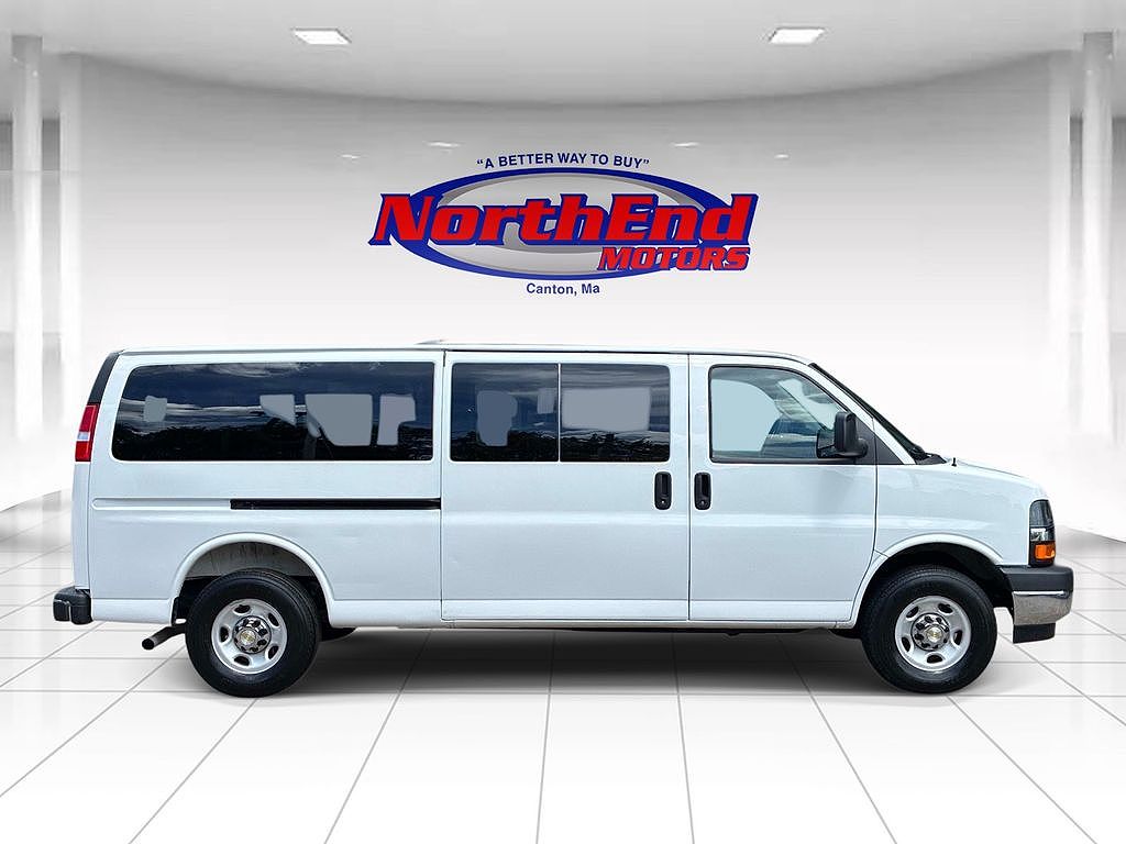 2025 Chevrolet Express LT 3500