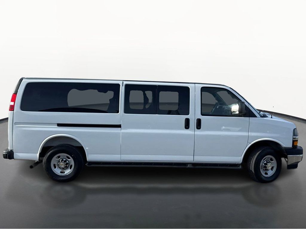2025 Chevrolet Express LT 3500
