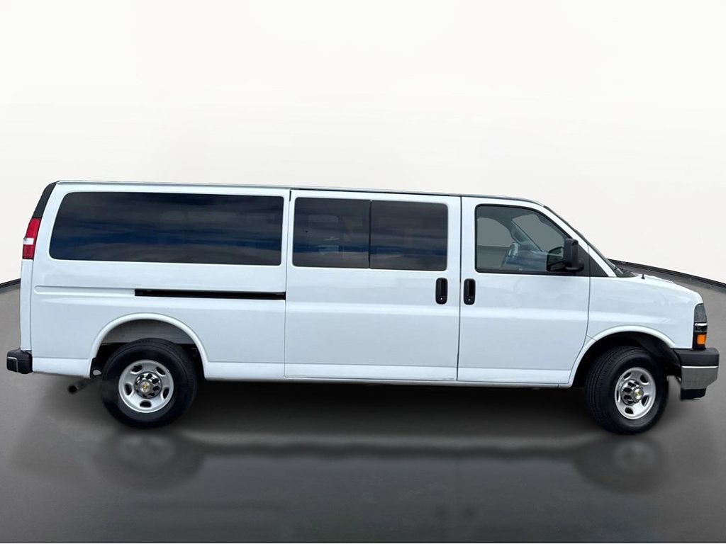 2025 Chevrolet Express LT 3500