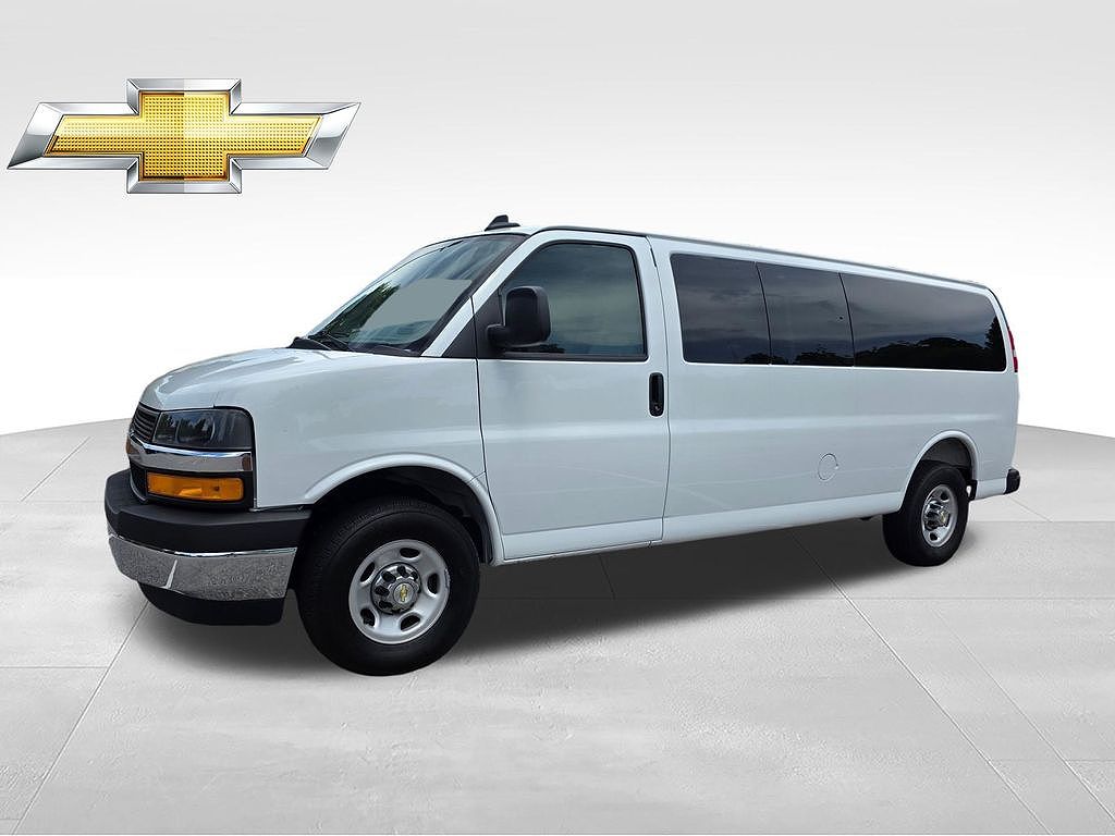 2025 Chevrolet Express LT 3500