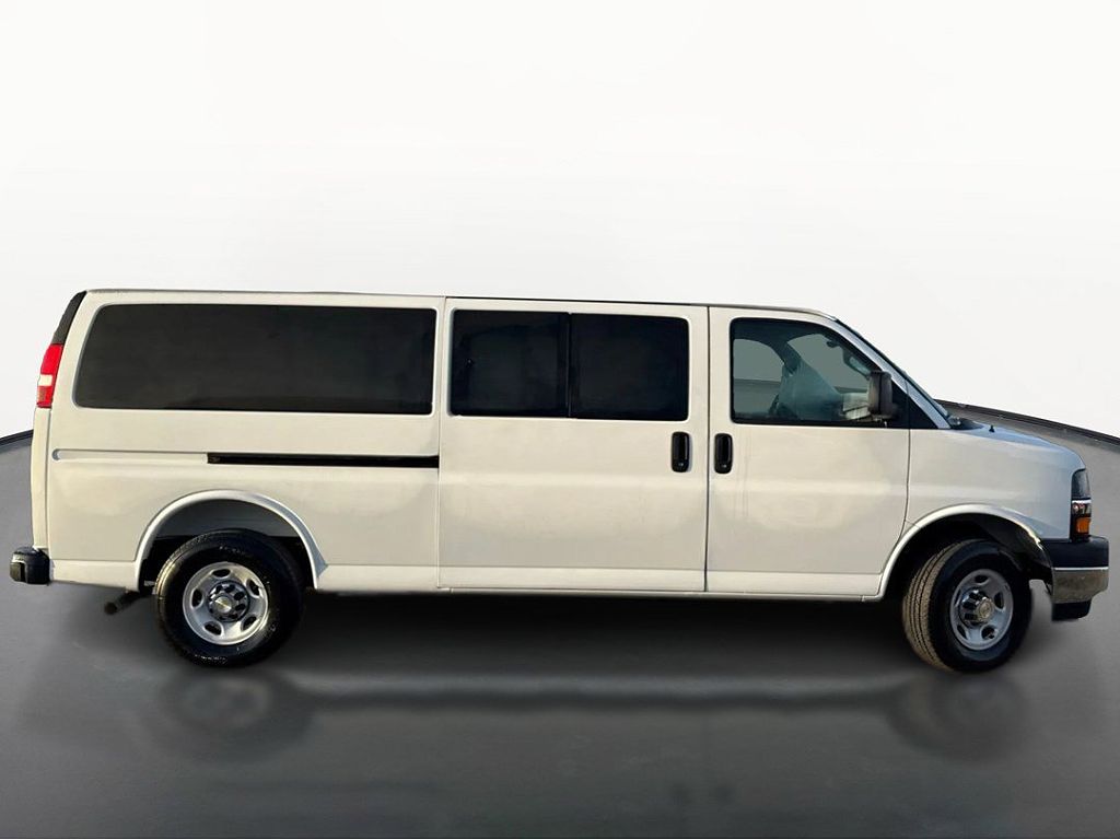 2025 Chevrolet Express LT 3500