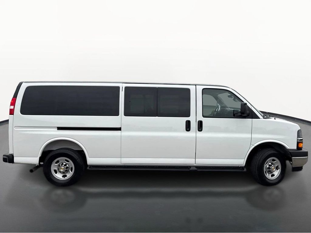 2025 Chevrolet Express LT 3500