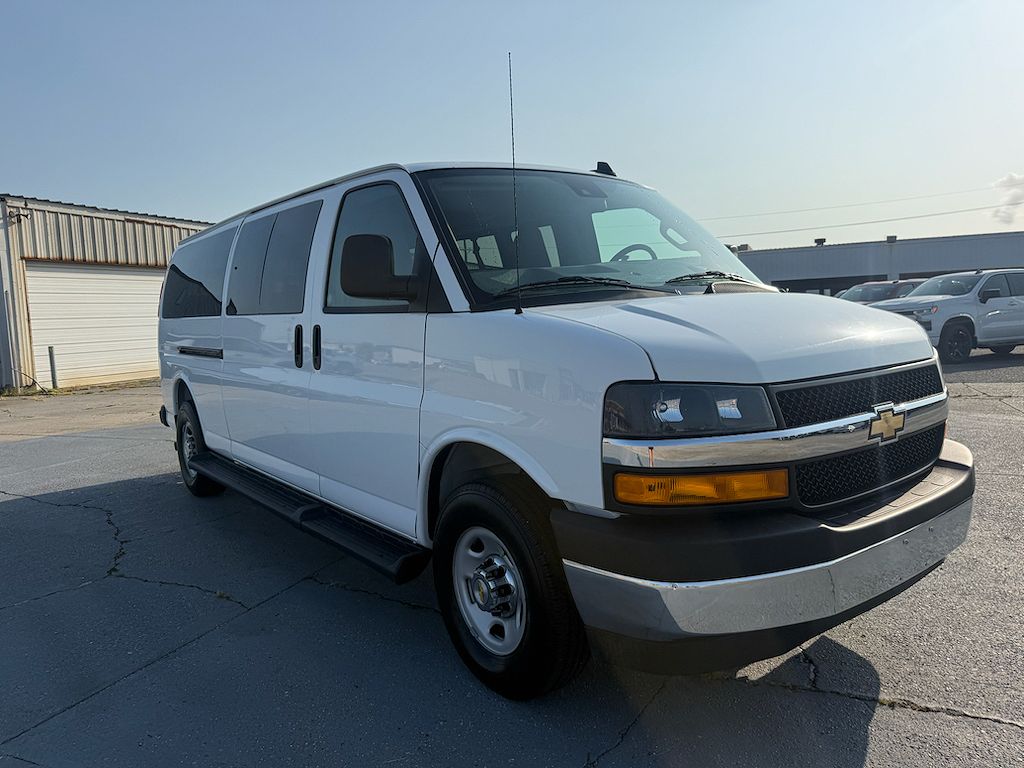 2025 Chevrolet Express LT 3500
