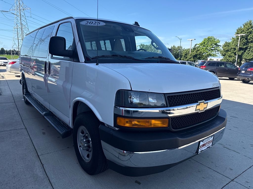 2025 Chevrolet Express LT 3500