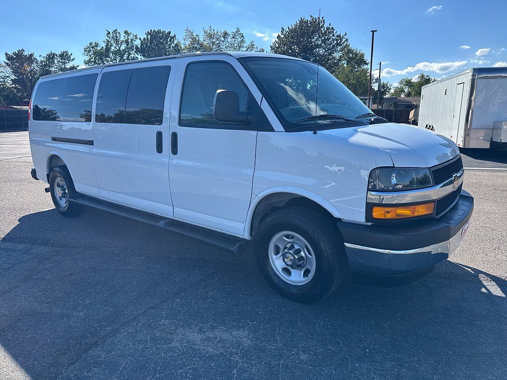2025 Chevrolet Express LT 3500