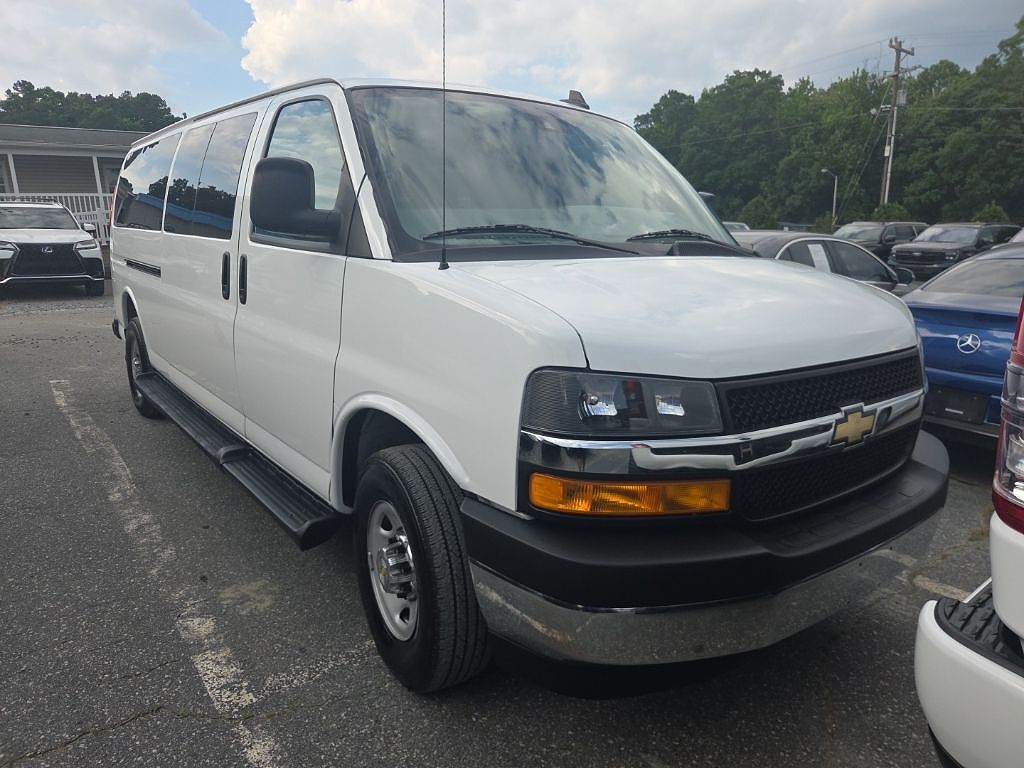 2025 Chevrolet Express LT 3500