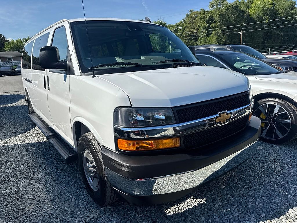 2025 Chevrolet Express LT 3500