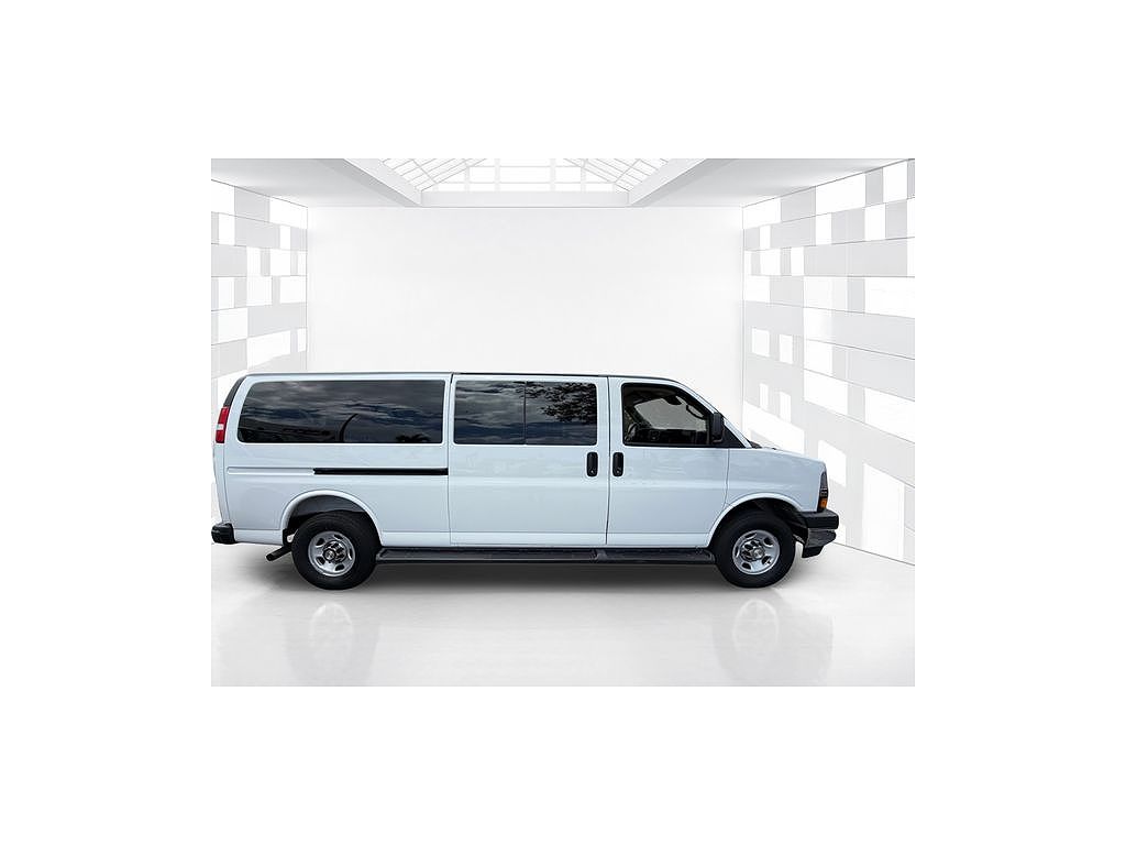 2025 Chevrolet Express LT 3500