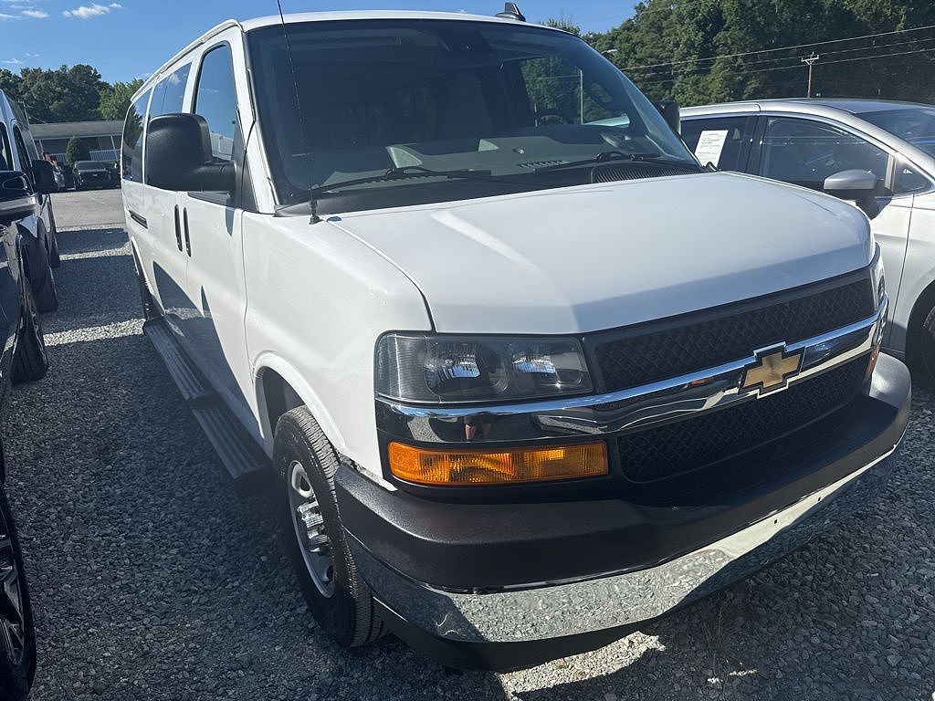 2025 Chevrolet Express LT 3500