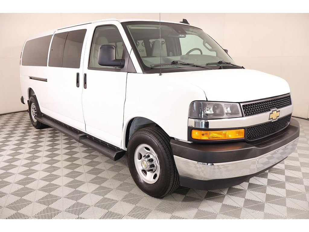2025 Chevrolet Express LT 3500