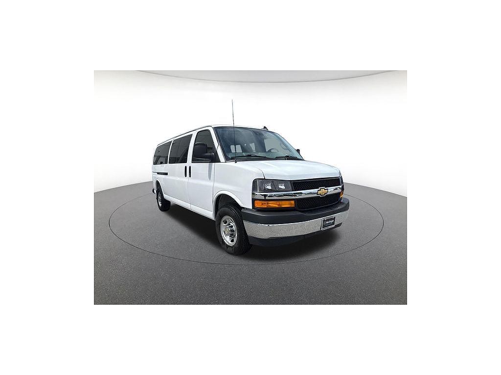 2025 Chevrolet Express LT 3500