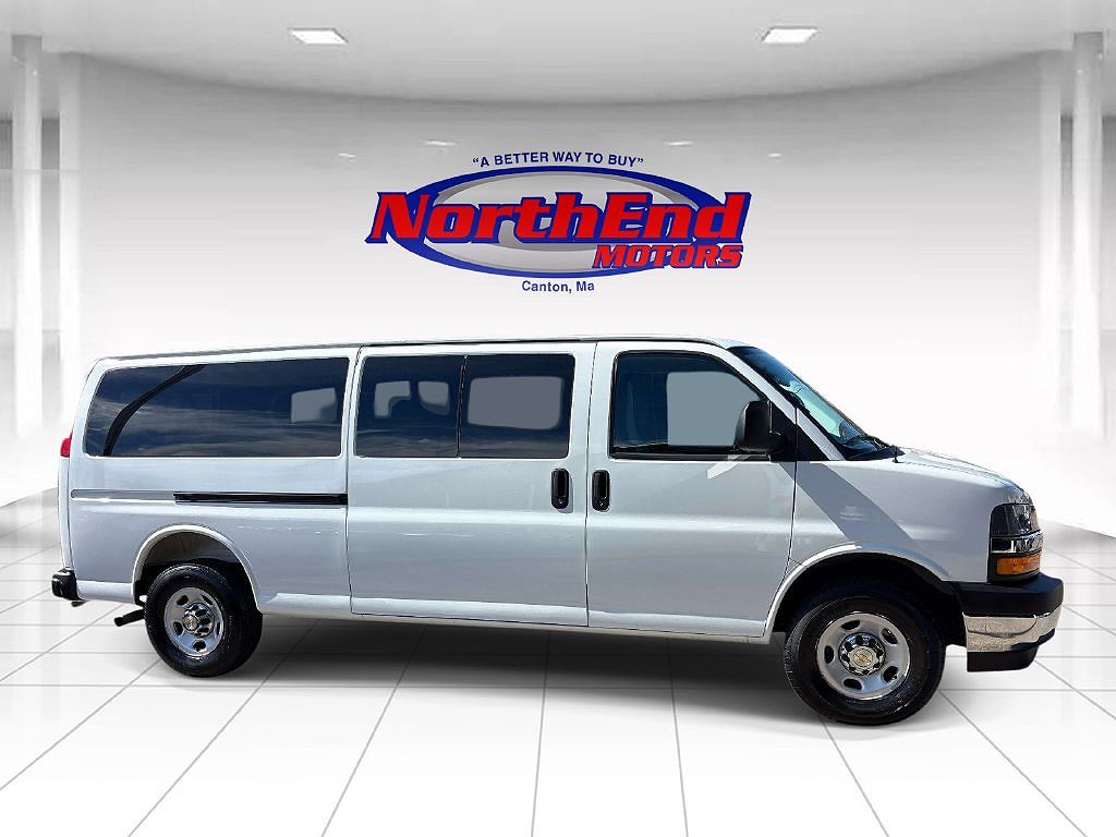 2025 Chevrolet Express LT 3500