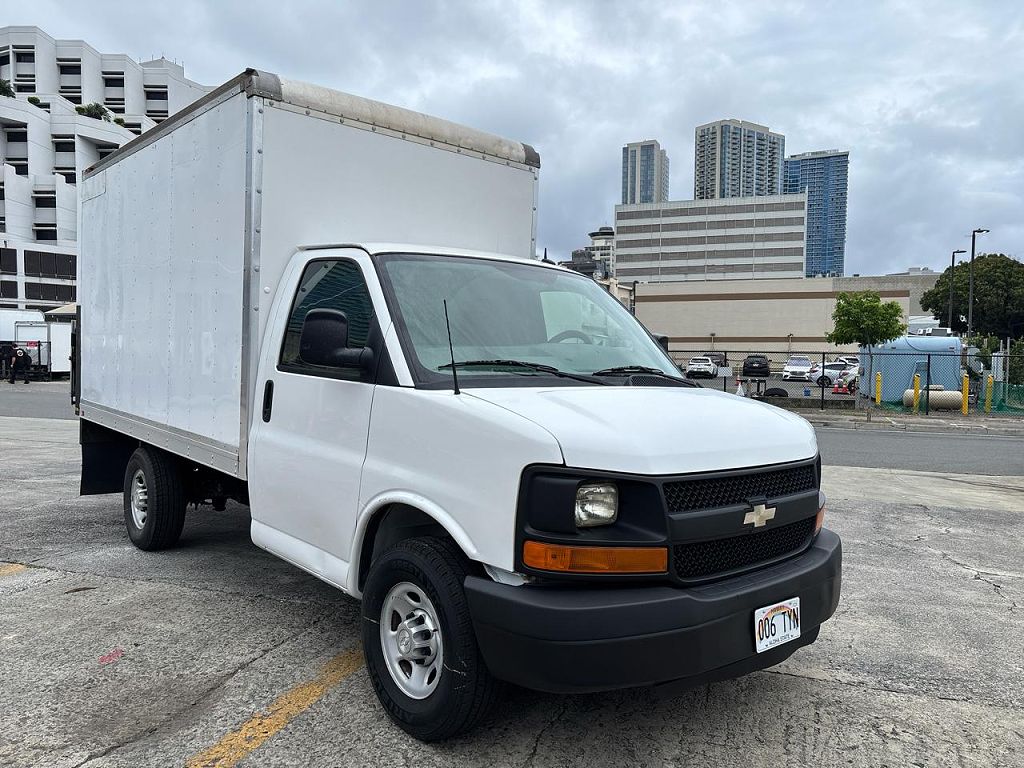 2015 Chevrolet Express Commercial Cutaway 3500 Van 139"