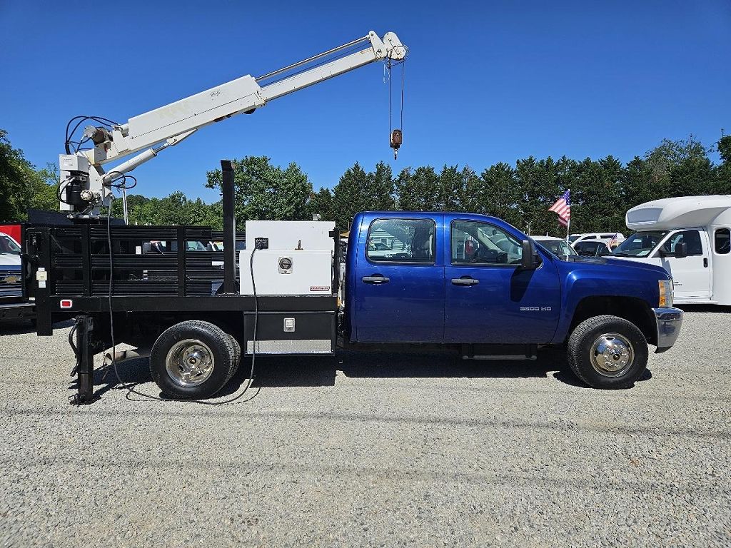 2014 Chevrolet Silverado 3500HD Work Truck Crew Cab DRW, For Sale In Raleigh, NC.