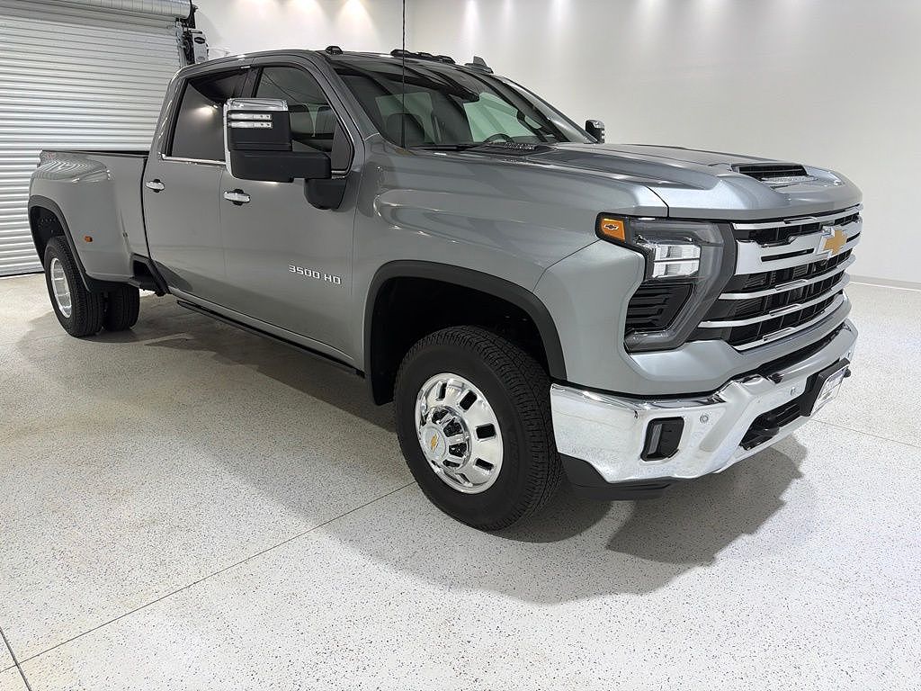 2025 Chevrolet Silverado 3500HD LTZ