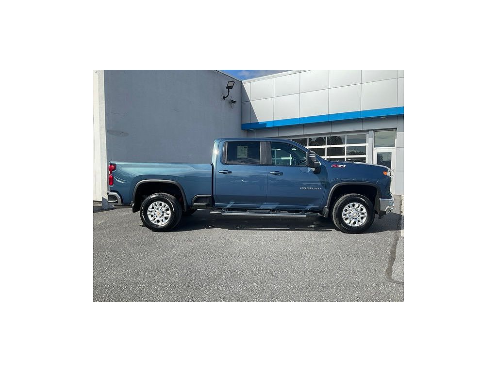 2024 Chevrolet Silverado 2500 HD Crew Cab Standard Box 4-Wheel Drive LT