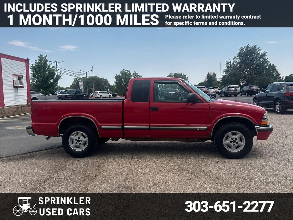 2000 Chevrolet S-10 LS