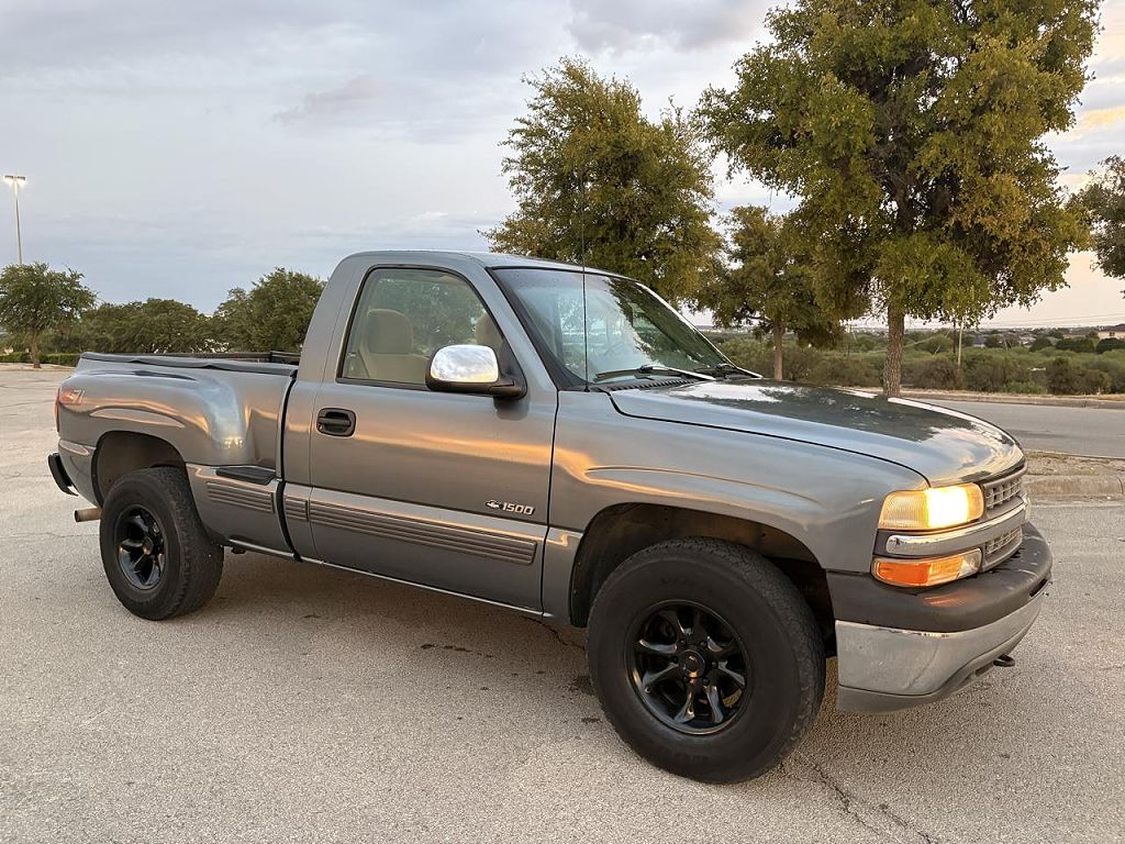 2000 Chevrolet Silverado 1500 LS