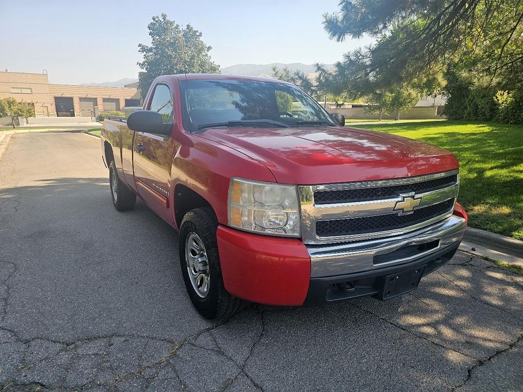 2009 Chevrolet Silverado 1500 4WD Reg Cab 133.0" LT