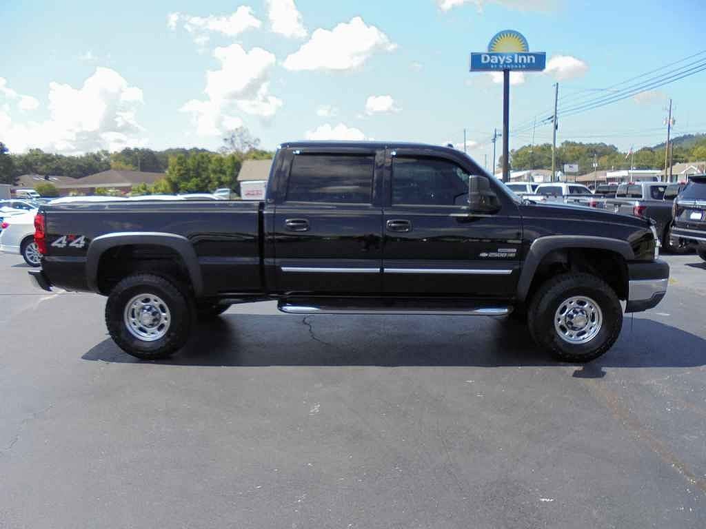 2004 Chevrolet Silverado 2500HD Work Truck