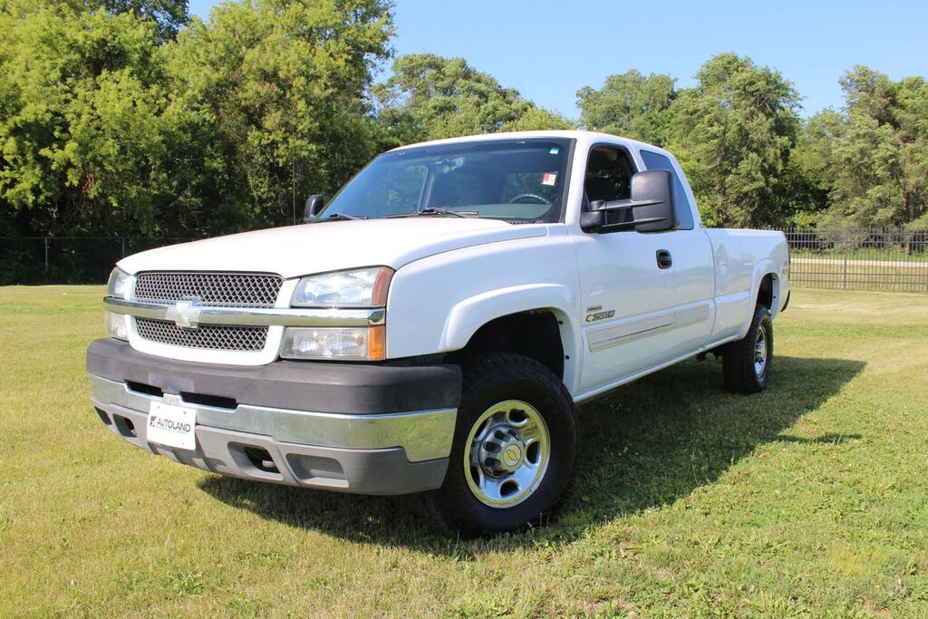 2004 Chevrolet Silverado 2500HD LS
