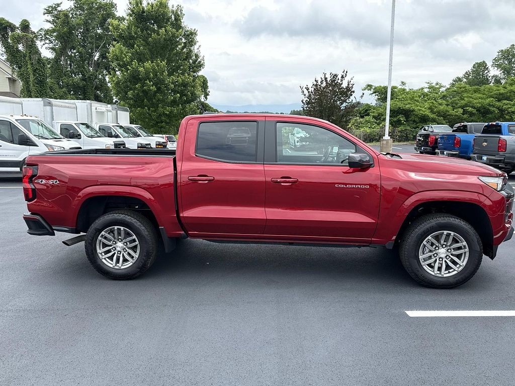 2024 Chevrolet Colorado Crew Cab Short Box 4-Wheel Drive LT