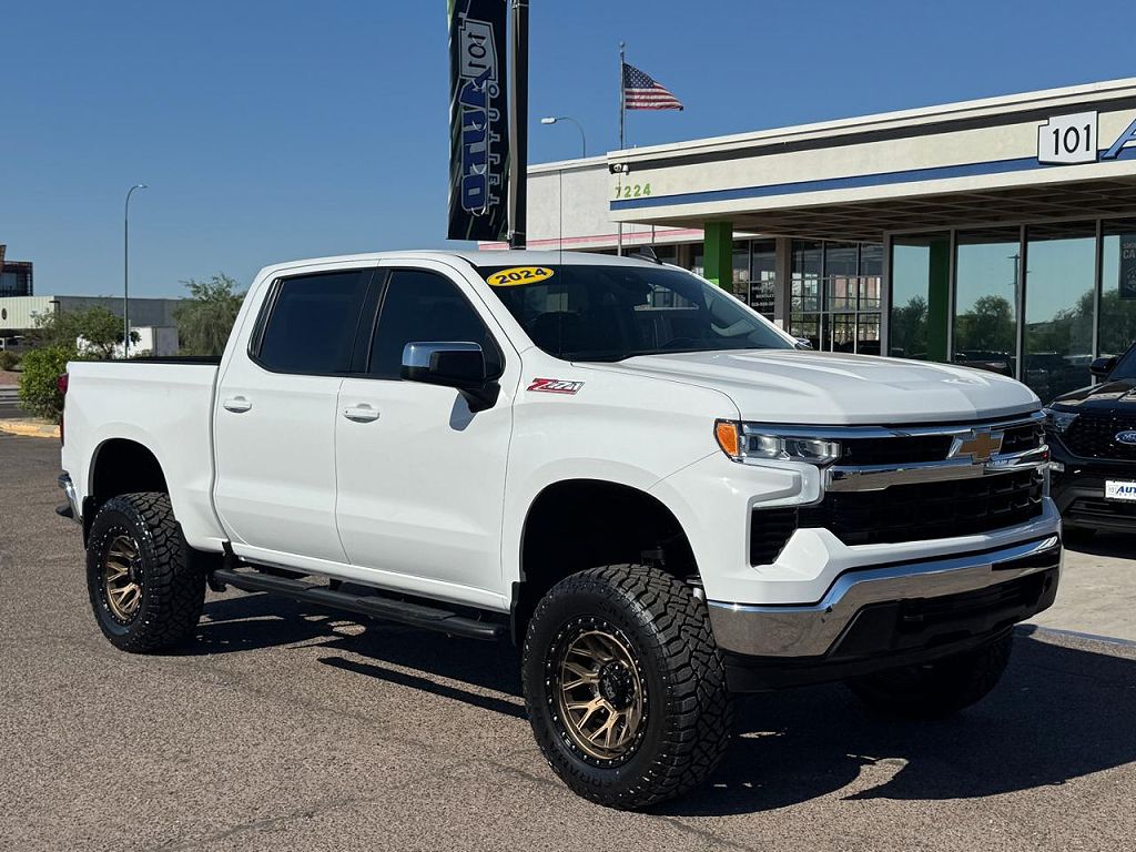 2024 Chevrolet Silverado 1500 4WD Crew Cab 147" LT