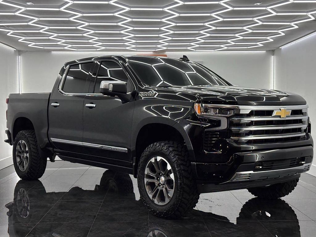 2025 Chevrolet Silverado 1500 High Country Crew Cab 4WD