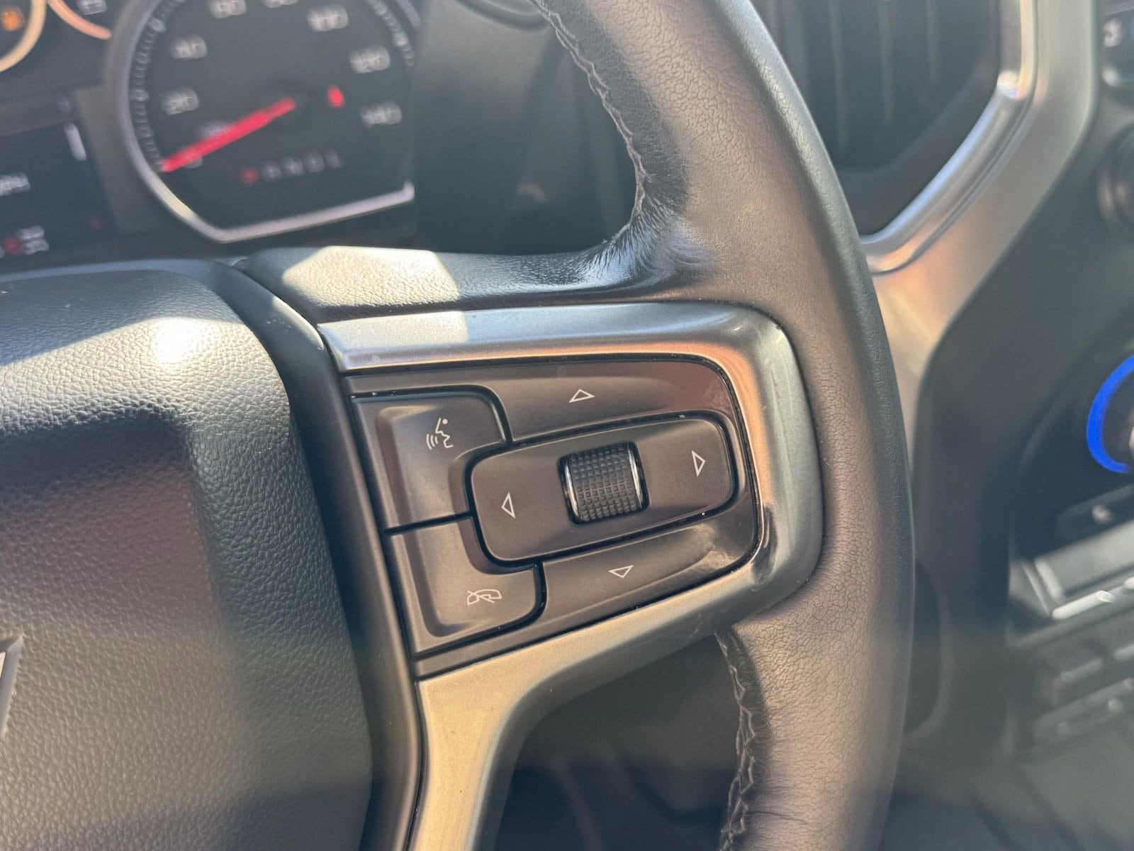 Vehicle Image 25 of 33 for 2020 Chevrolet Silverado 1500