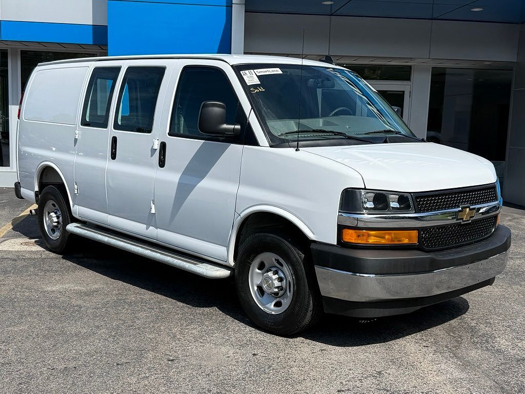 2025 Chevrolet Express 2500