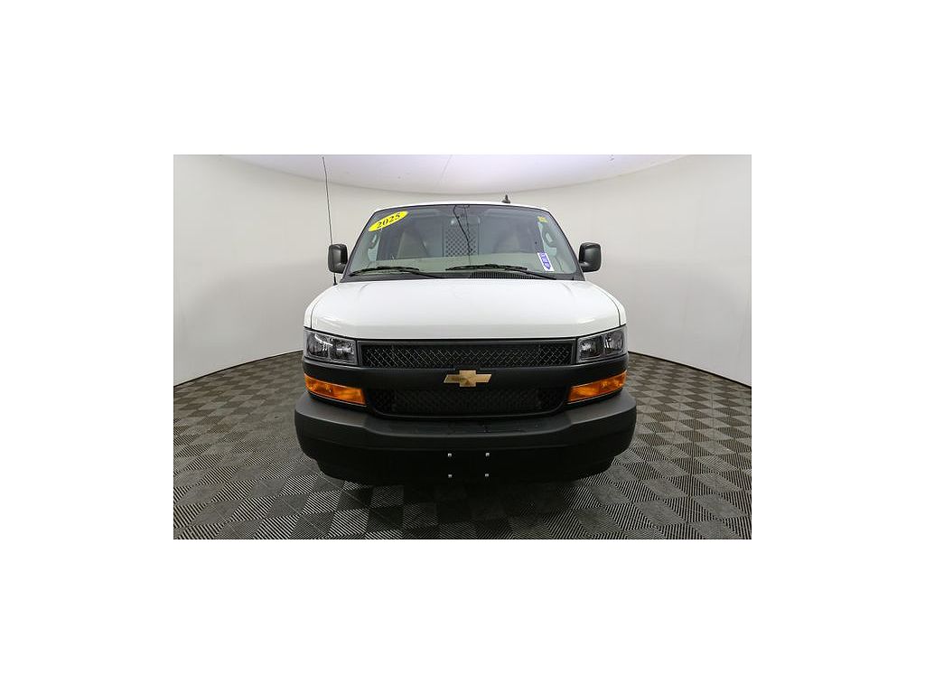 2025 Chevrolet Express 2500