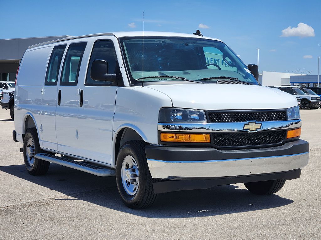 2025 Chevrolet Express 2500