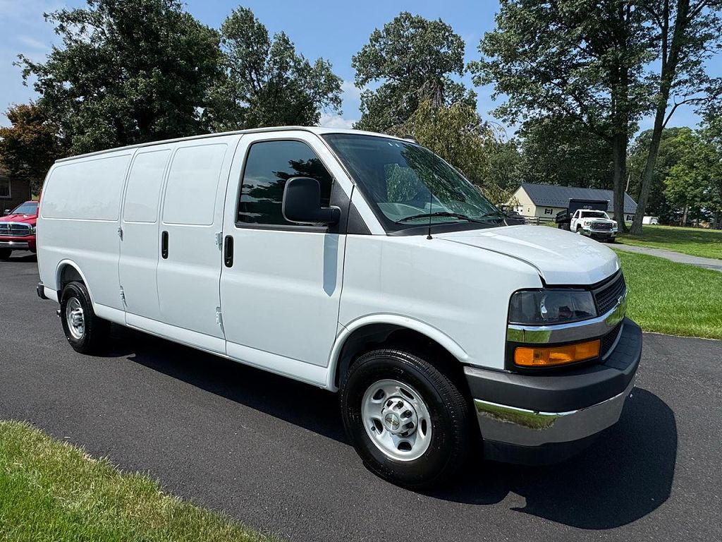 2025 Chevrolet Express 2500