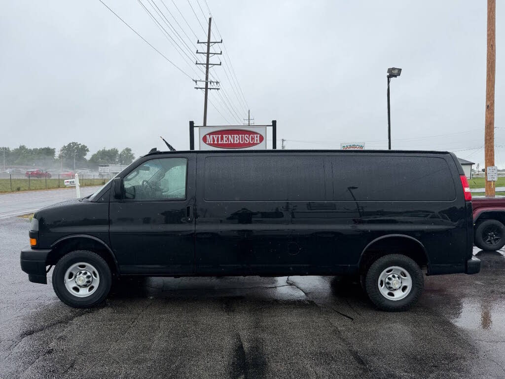 2022 Chevrolet Express 3500