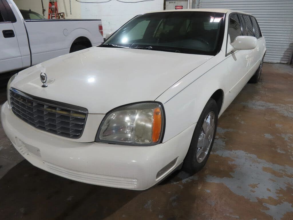 2005 Cadillac DeVille Sedan 4D