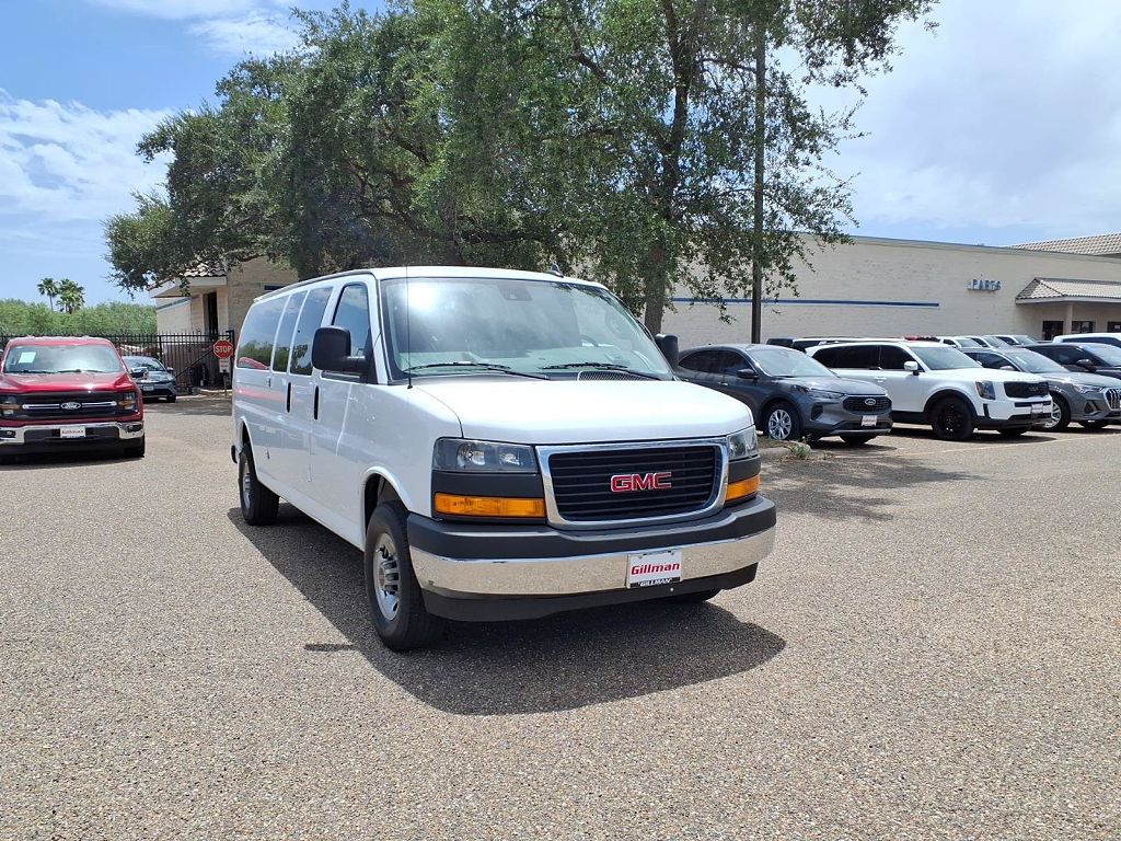2025 GMC Savana LT 3500