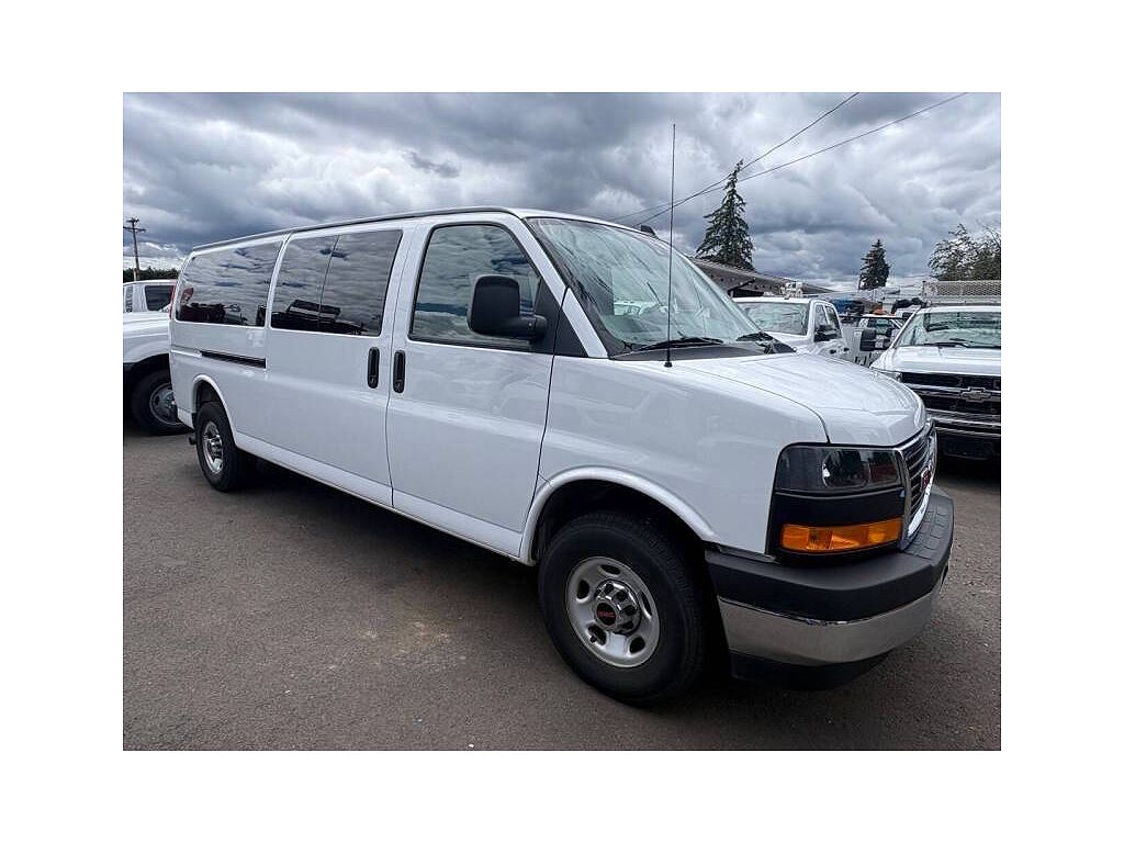 2025 GMC Savana LT 3500