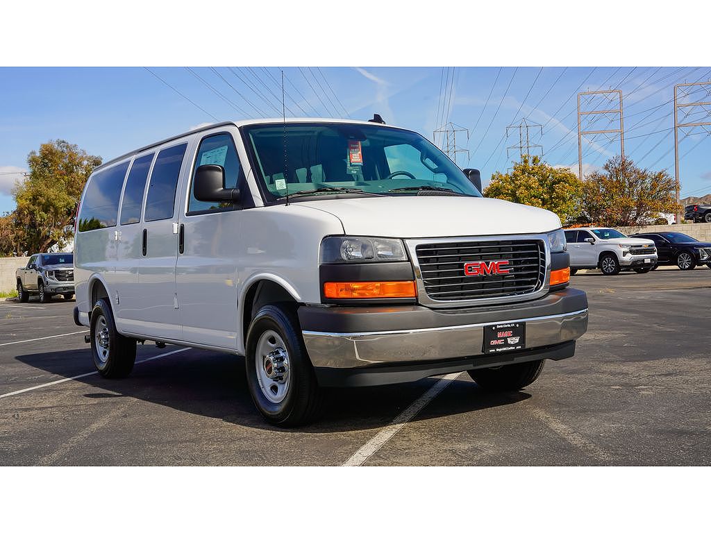 2025 GMC Savana LT 3500