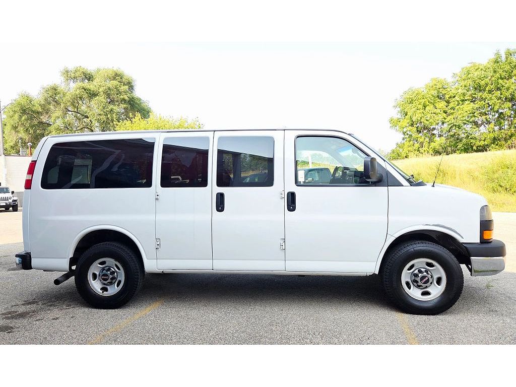 2011 GMC Savana LS 3500