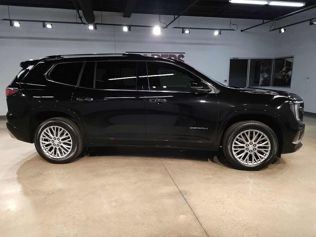 2024 GMC Acadia Denali