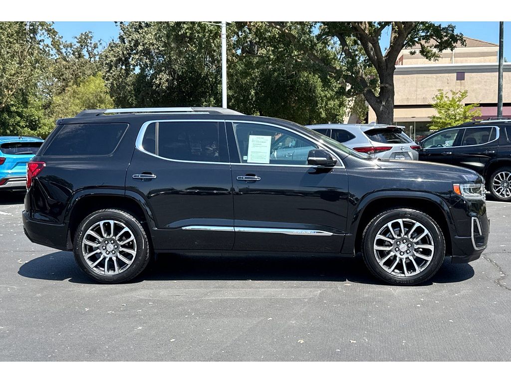 2022 GMC Acadia Denali
